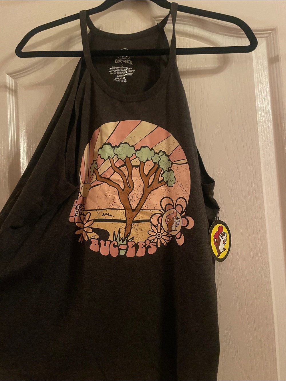 NWT Women’s Size Large Bucees Black Graphic Tank Top with Retro Tree Print